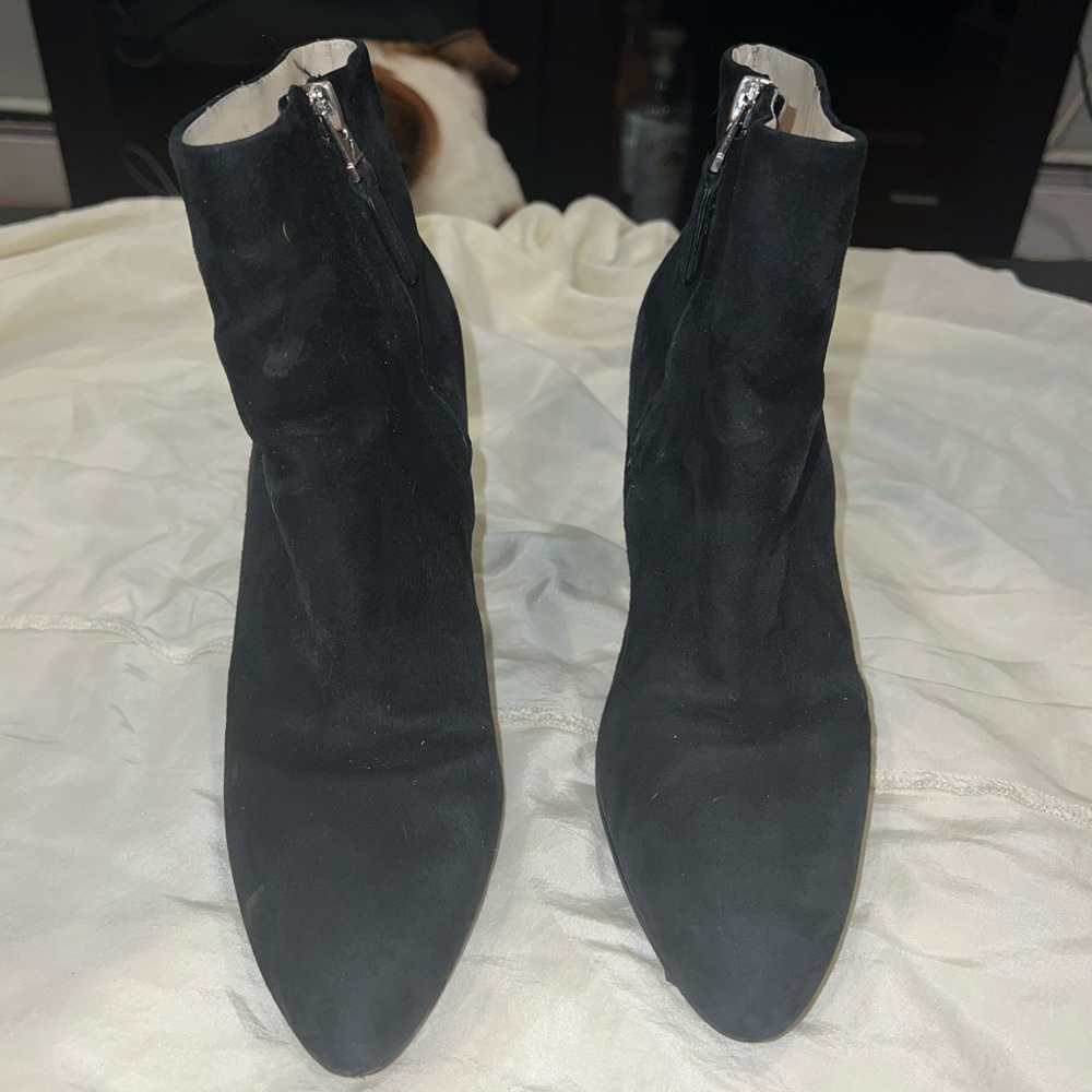 Suede black wedge bootie. Good condition